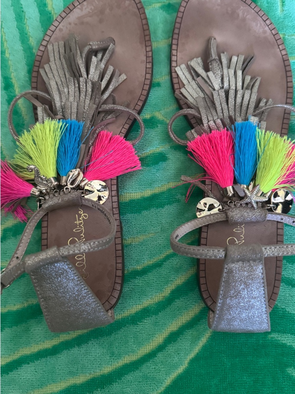 Lilly Pulitzer Thong Sandals Shoe Gold ZOE Tassel Charms Ankle Strap Size 8.5